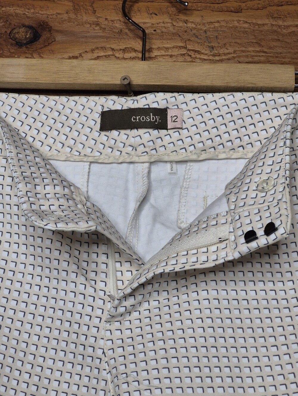 Crosby Printed Beck Cropped Pants Size 12 White Beige Geometric Stretch - Picture 4 of 8